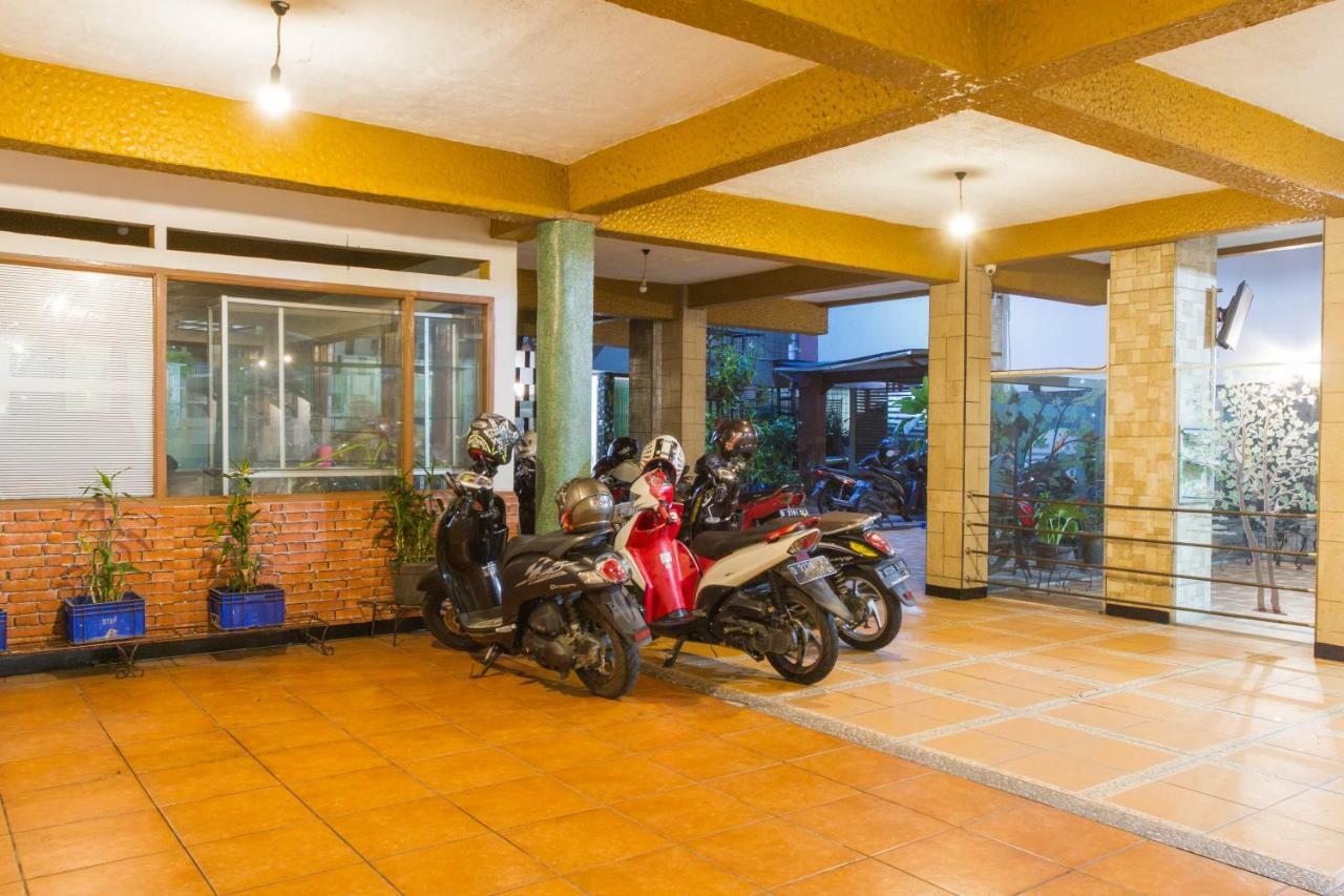 Reddoorz Plus @ Surapati 2 Bandung Kültér fotó