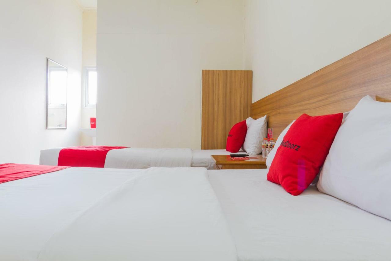 Reddoorz Plus @ Surapati 2 Bandung Kültér fotó